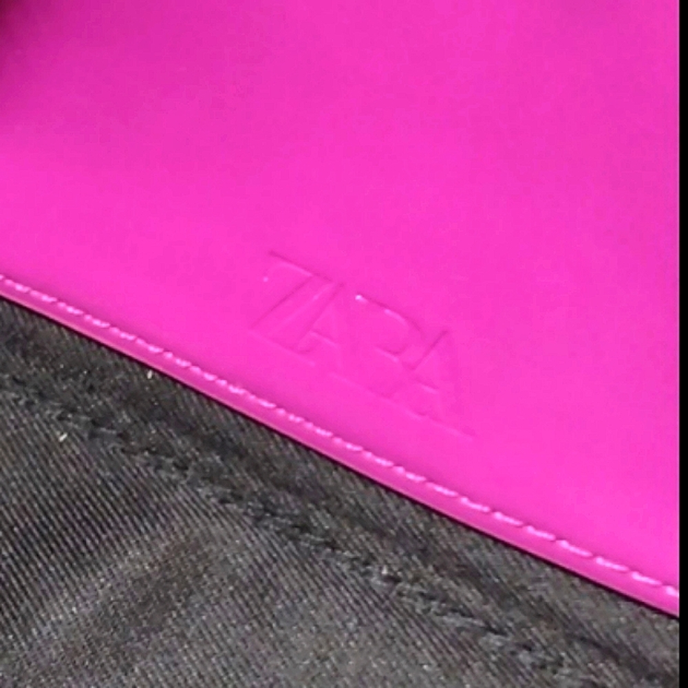 ZARA Trendy Pink 💕 Patent Shoulder Mini NWT - Picture 3 of 7